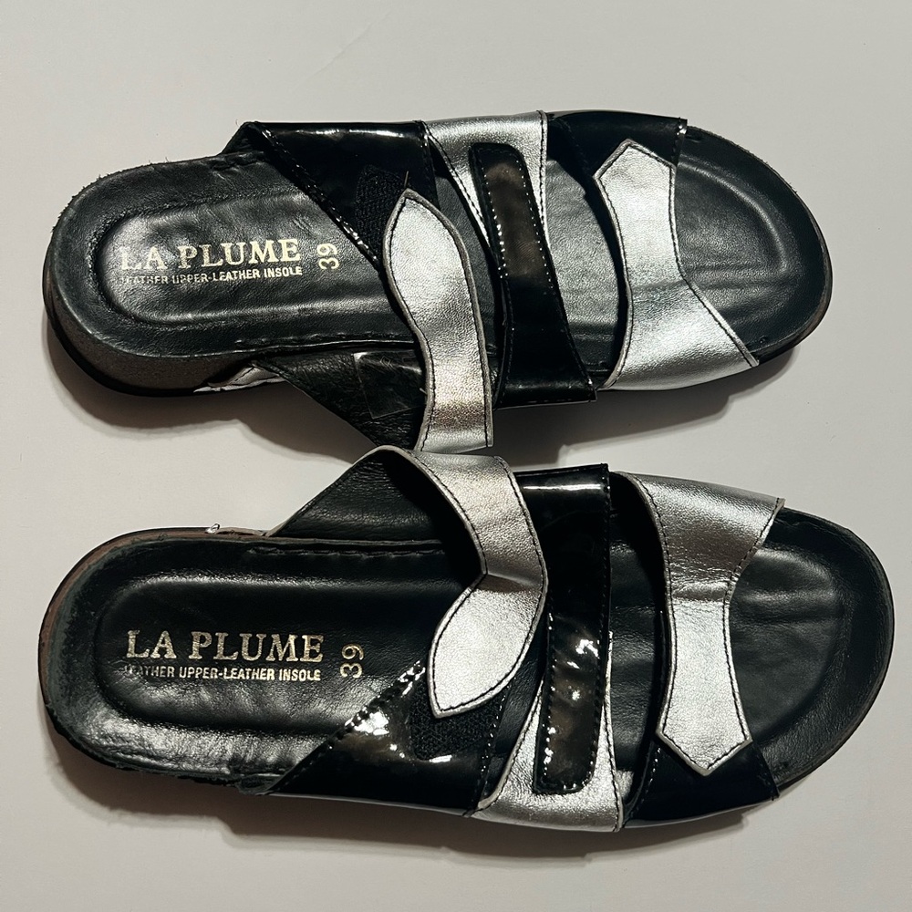 La Plume Women's Size 8.5 US / 39 EU Slip On Sandals Shoes Metallic Silver/black